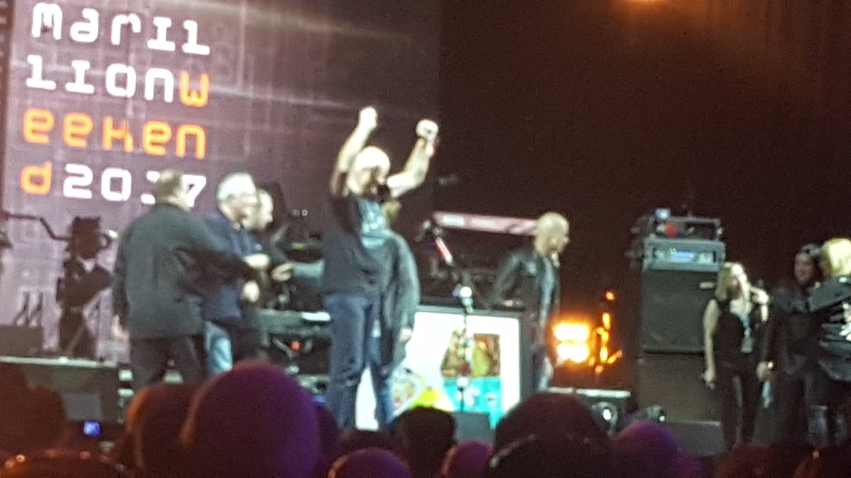 RodJKidd's tweet photo. #marillionweekend #pz17 Q&amp;A and prize giving + CRS awards for best song and best lyrics @MarillionOnline https://t.co/UYLeT9ihKS