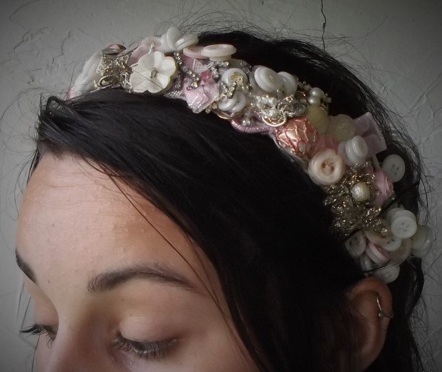 BristolCottage1's tweet image. headband tiara made from upcycled buttons and broken bits and bobs #tiara#HEADBAND #upcycledbuttons