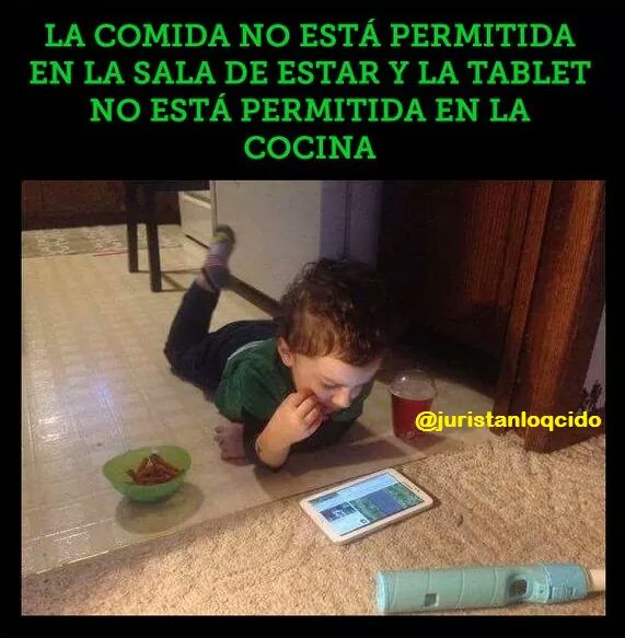 Juristanloqcido's tweet photo. Este niño de mayor será abogado. https://t.co/epM0dJreCc