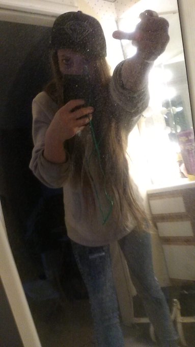 That dirty ass mirror https://t.co/QU0j3wxzUH<a href="/tag/hailsatan"class="tags"><span>#hailsatan</span></a>