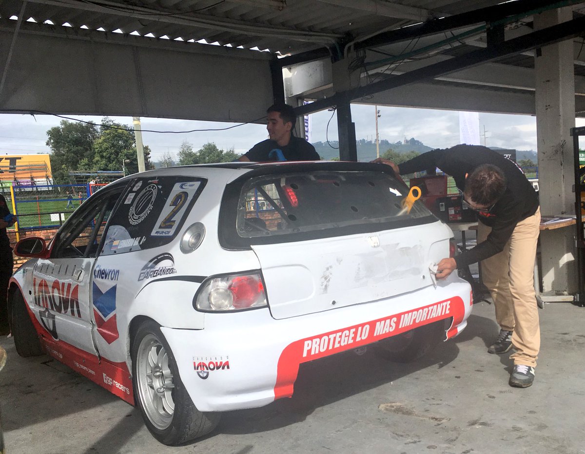 tc2000colombia's tweet photo. El equipo de @Leonardo_Gil_ sabe que un carro limpio puede ser un carro exitoso. :) https://t.co/Lsza7vRsqu