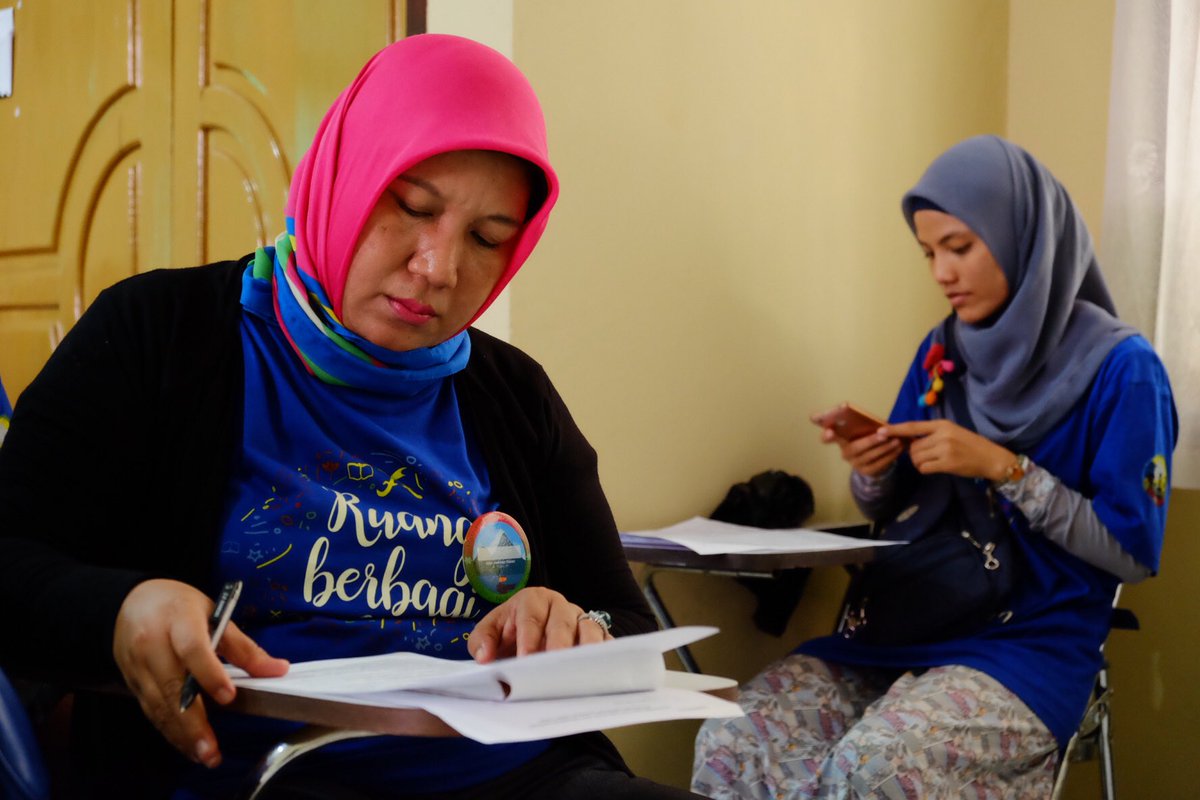 adhiwin01's tweet photo. Peserta kelas BBT SD sedang mengisi tes otak kiri dan otak kanan #RuBITidore @RBerbagi_Ilmu https://t.co/LVWr5JiVDH