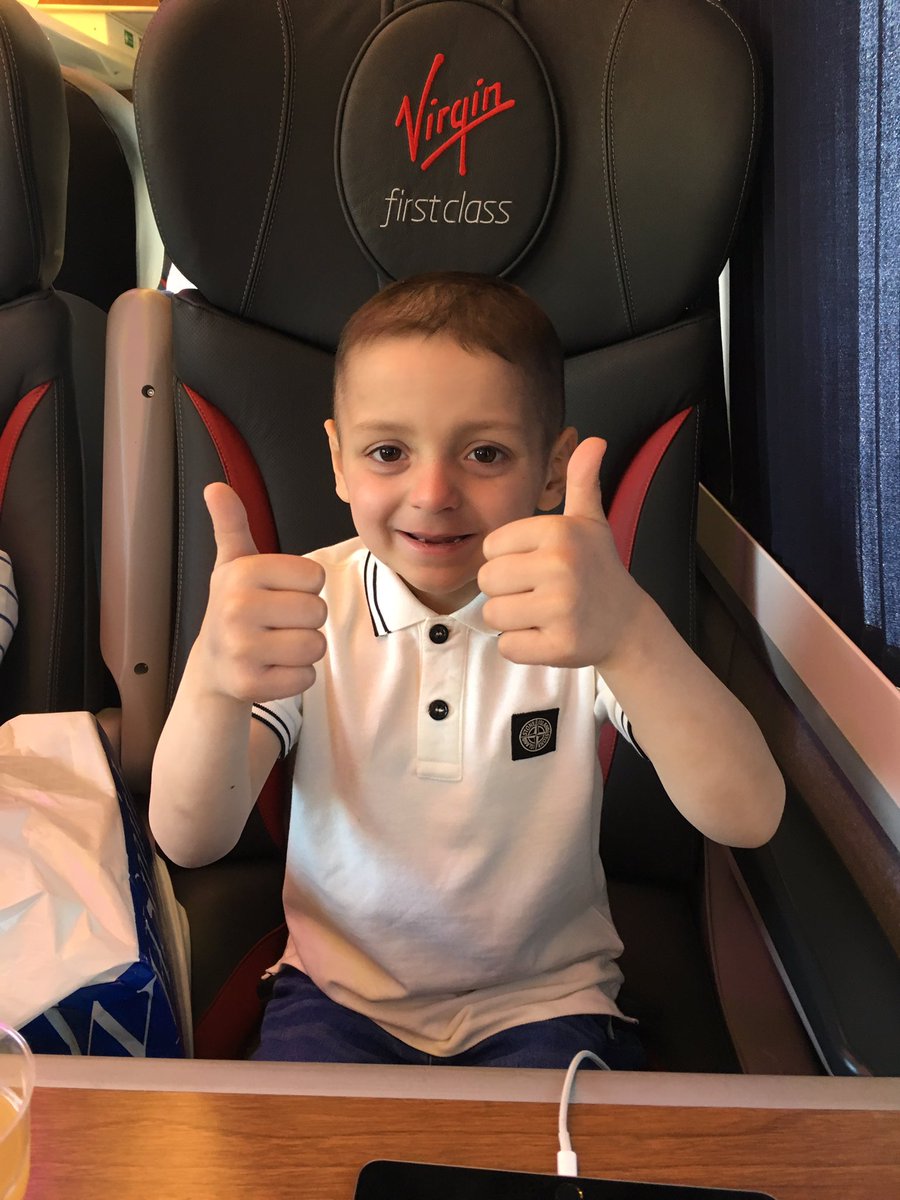 ODDSbible's tweet photo. Tonight's England mascot is this little legend @Bradleysfight https://t.co/Ni56PIeTLf
