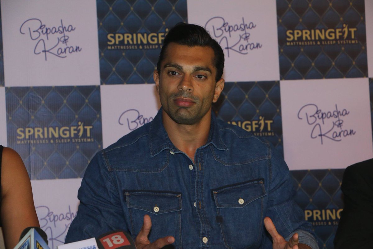 AnushaIyer_'s tweet photo. #SpringfitMattresses #autograph #launch #filmcity @bipsluvurself @Iamksgofficial @Springfit1 https://t.co/LYOuhbszFA