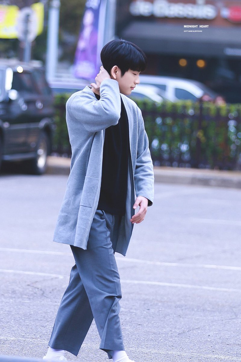 MidnightHeartmj's tweet photo. [HQ] 
170324 뮤직뱅크     
Hello my love, our smiles will lead the way, ready set go🔆

#GOT7 #갓세븐 #Jinyoung #진영 @jrjyp https://t.co/5y8HN9Dmlb