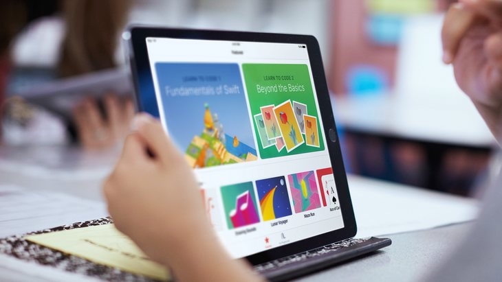 geekjuniorfr's tweet photo. Swift Playgrounds, l’appli pour découvrir le code, est dispo en français ! https://t.co/ElFop5FR4Z #swift #coding #programmation #edtech https://t.co/hcsDeMZdsf