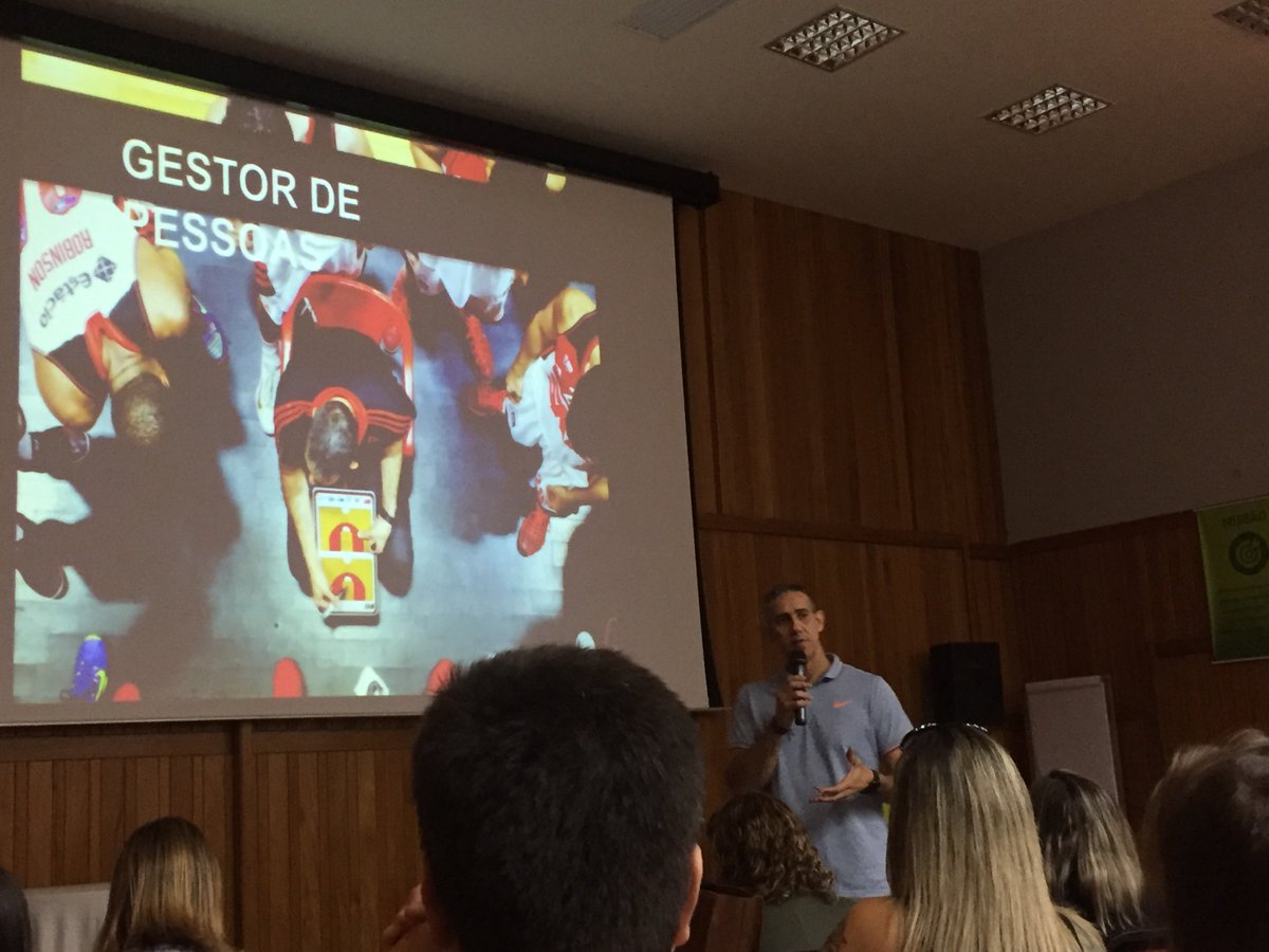 José Neto, técnico multicampeão de basquete do Flamengo, reforçando aquilo que penso: o importante é gerir pessoas/stakeholders.