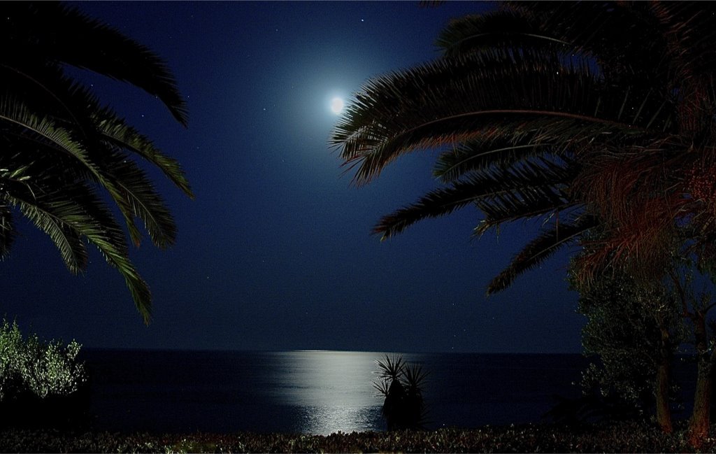 #Kerkyra. Moonlight at Glyfada beach. #moonlight #Corfu
