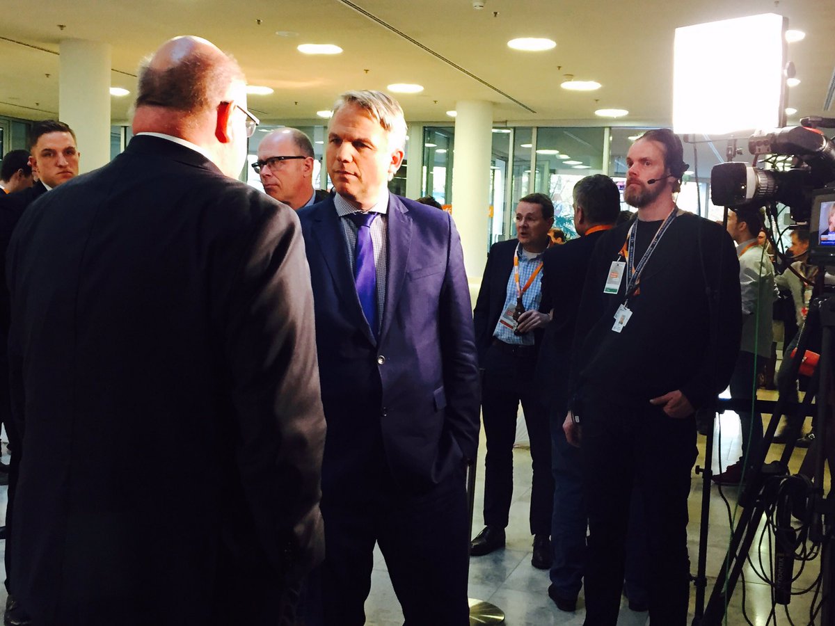 CDU's tweet photo. Gute Stimmung heute im Konrad-Adenauer-Haus am Abend der #ltwsaar17 #ltw17 https://t.co/c5tG0sog8a