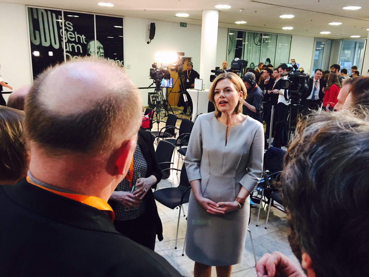 CDU's tweet photo. Gute Stimmung heute im Konrad-Adenauer-Haus am Abend der #ltwsaar17 #ltw17 https://t.co/c5tG0sog8a