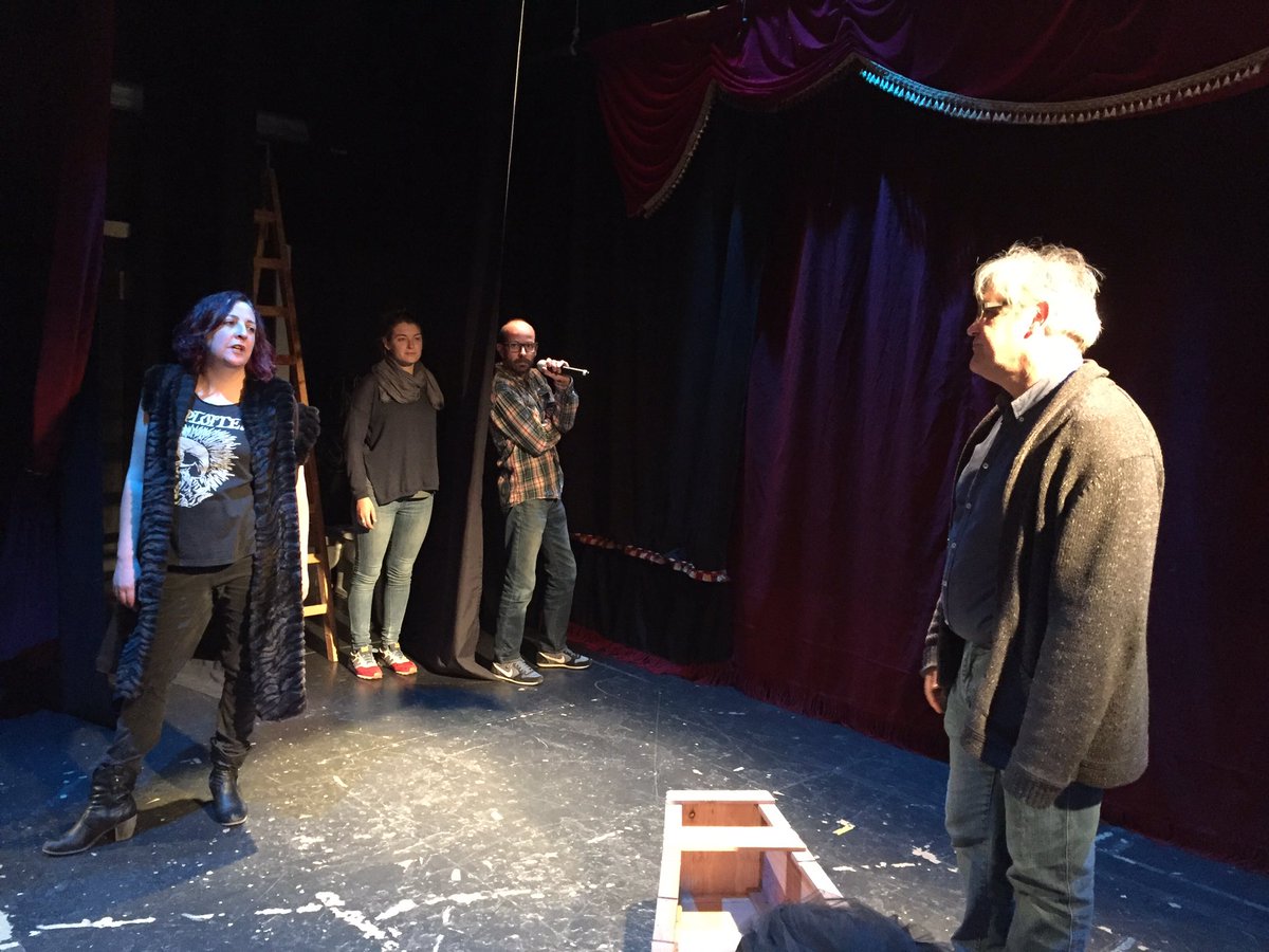 safareigteatre's tweet photo. Ja estem a punt per actuar avui a les 18 @ajvidreres dins la mostra de teatre amateur. @LaPerduda Guillermus girls and Love. https://t.co/FVZyRjO3TH