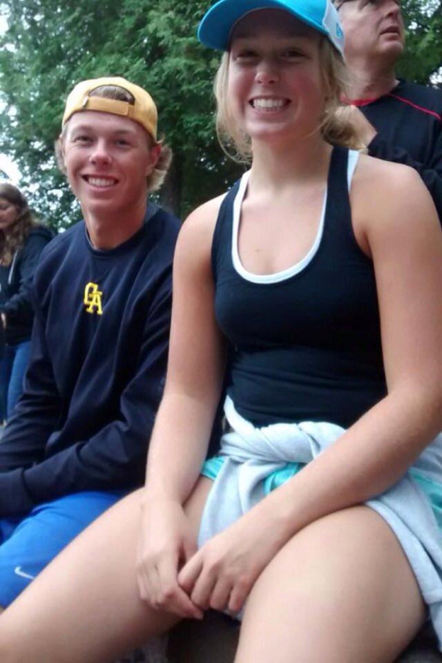 Sarah_Chatfield's tweet photo. Happy birthday josh face (I chose pic w/o your stache and I'm glad I did) https://t.co/ZAUiTZUtjS