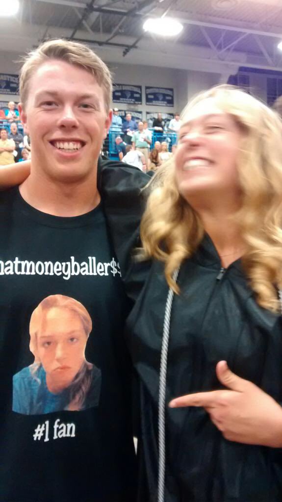 Sarah_Chatfield's tweet photo. Happy birthday josh face (I chose pic w/o your stache and I'm glad I did) https://t.co/ZAUiTZUtjS