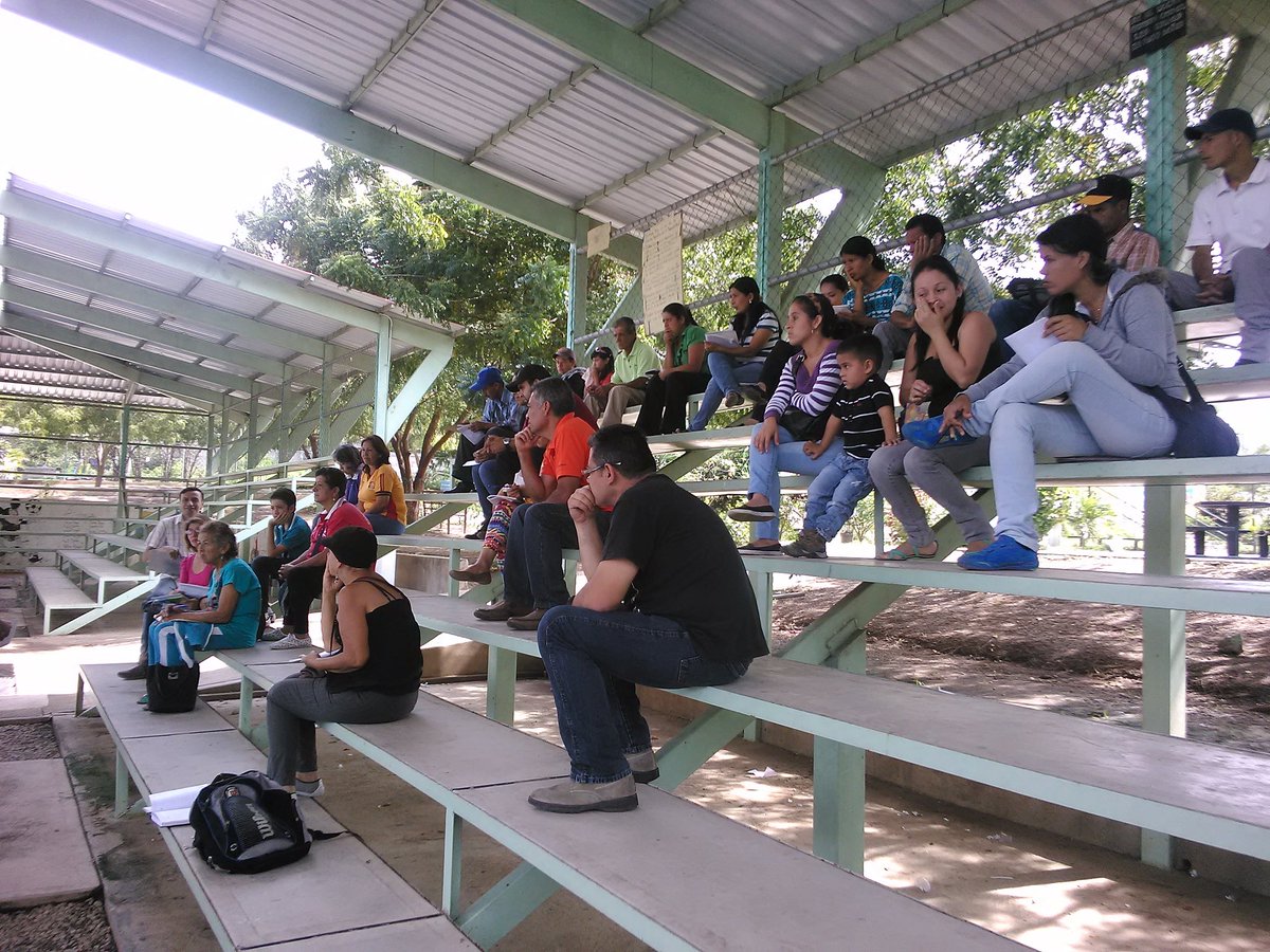 parcomunalmer's tweet photo. #JustoAhora se desarrolla reunión del Parlamento Comunal con el #PoderComunal emitiendo información de Acuerdos en el PCN https://t.co/yVQYDFymQo