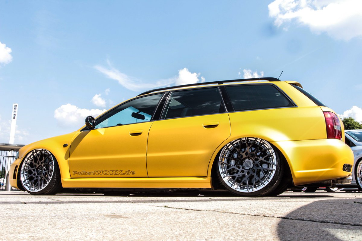 autotuning_de's tweet photo. Auffälliger geht's kaum: Audi RS4 in geiler Folie #AudiA4 #AudiA4Avant #AudiRS4 #AudiRS4Avant #AudiTuning https://t.co/dizDAY3fpH https://t.co/F1eH04H4x6
