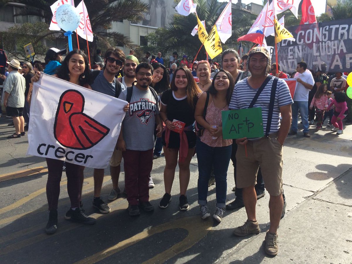 CrecerUC's tweet photo. ¡Como plataforma hoy nos movilizamos para decir NO + AFP! Hasta que la dignidad se haga costumbre https://t.co/IFRRfgA5wR