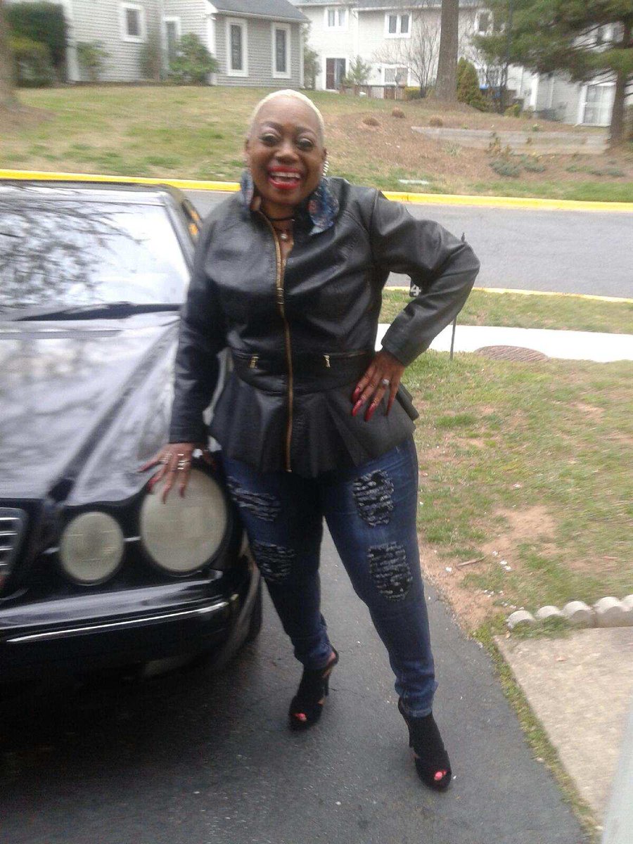 Debdiva60's tweet image. Hanging out 🍷