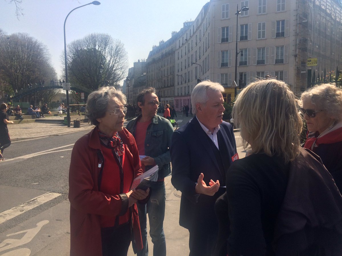 DidierLeReste's tweet photo. Bel après midi sur le Canal Saint Martin avec @pcfparis10 pour évoquer la nécessité de rassemblement #gauche en #2017 ! #HamonMélenchon https://t.co/r0DMgLHVDk