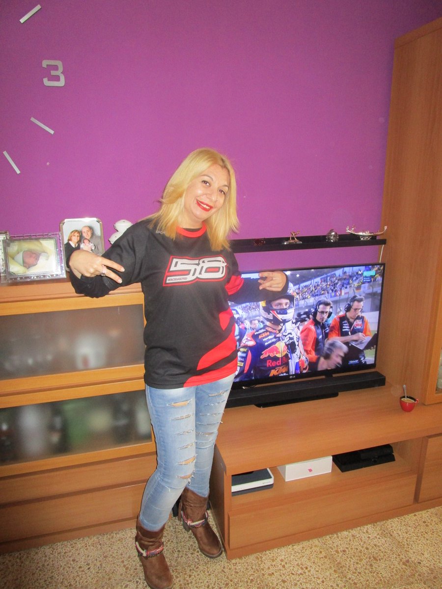 46_VaLeRoSSi_46's tweet photo. Vamos @JuanfranGuevara !!estos todos con @BellRomero tu fan numero uno apoyandote!!!✊💨💨💨 https://t.co/g5kaQkEq5U