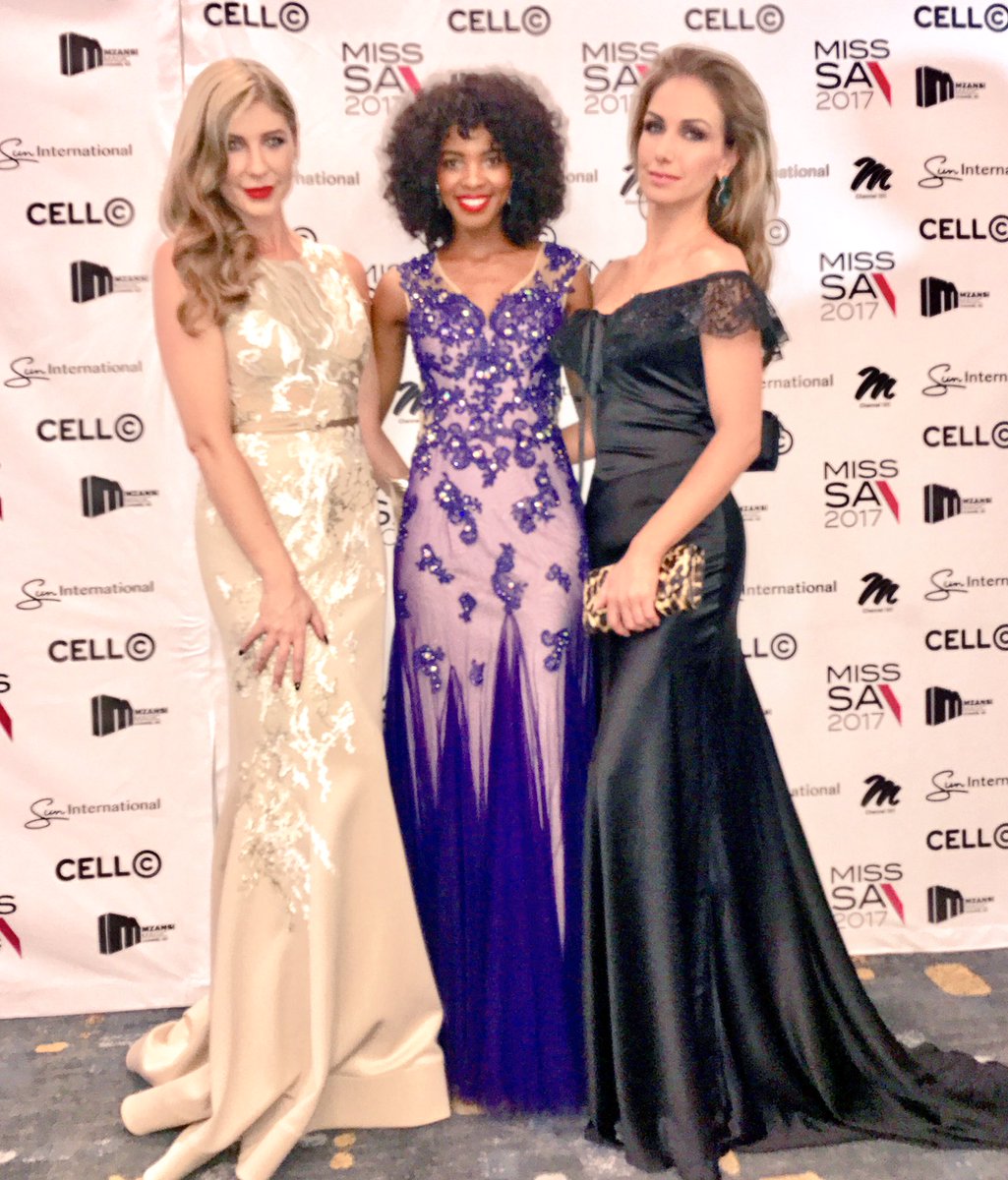 <a href="/Official_MissSA/">Miss South Africa</a> with these beauties <a href="/SarahKate009/">Sarah-Kate</a> @MrsSA_Official