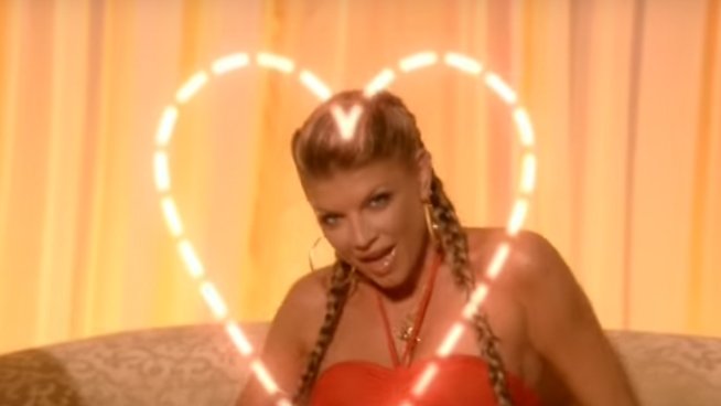 popdocepop's tweet photo. Relembre quais foram as músicas internacionais mais tocadas no Brasil em 2005! https://t.co/idB1wiqfQZ https://t.co/guweJIKGcN
