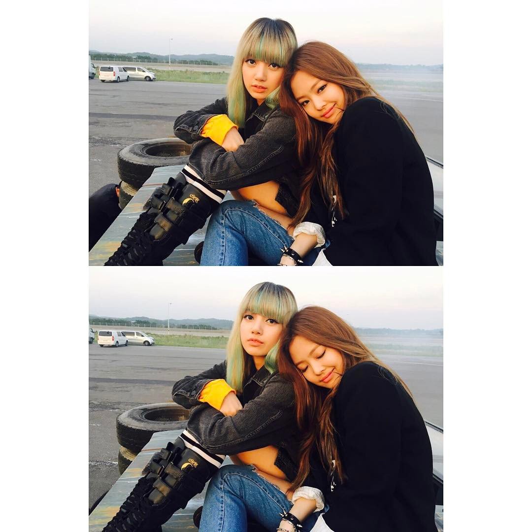 BLACKPINKGLOBAL's tweet photo. [ blackpinkofficial ] #BLACKPINK #LISA #JENNIE https://t.co/HI1z3kNGUL