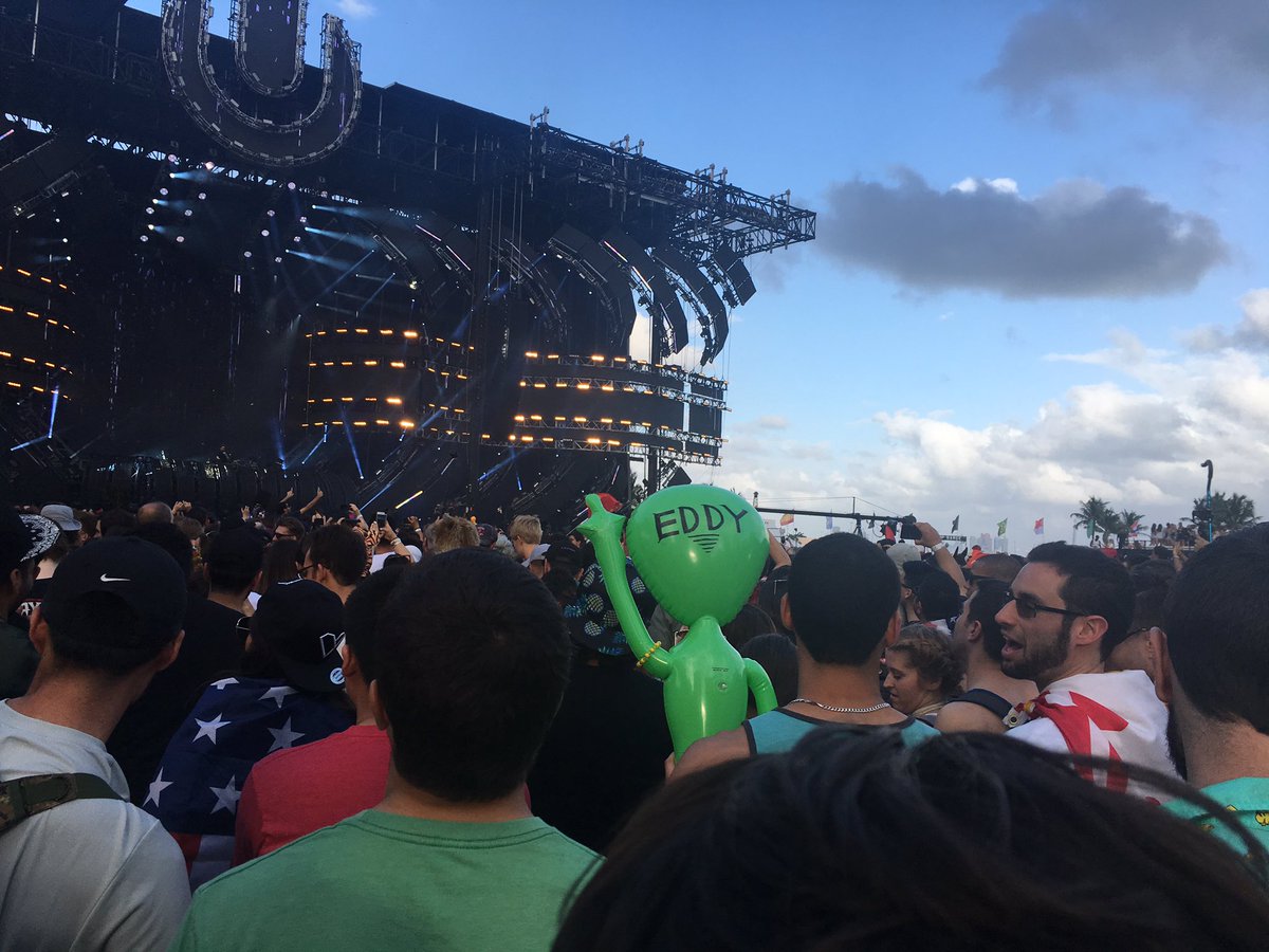 #LaVidaModerna es viajar a Miami al mayor festival de música electrónica y descubrir que Eddie es un mutante hdp