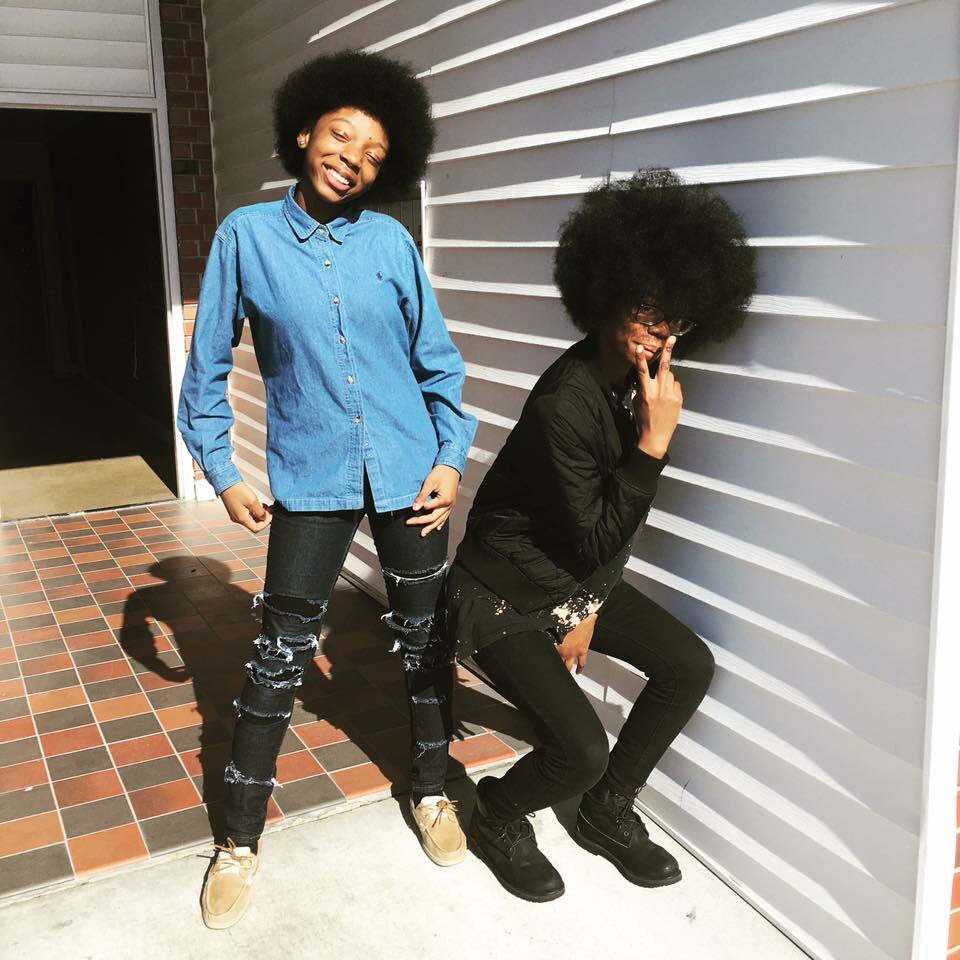 insanely_made's tweet photo. My sisters and I are here for this lol  #naturalhairtwitter https://t.co/V714ZWZWfr