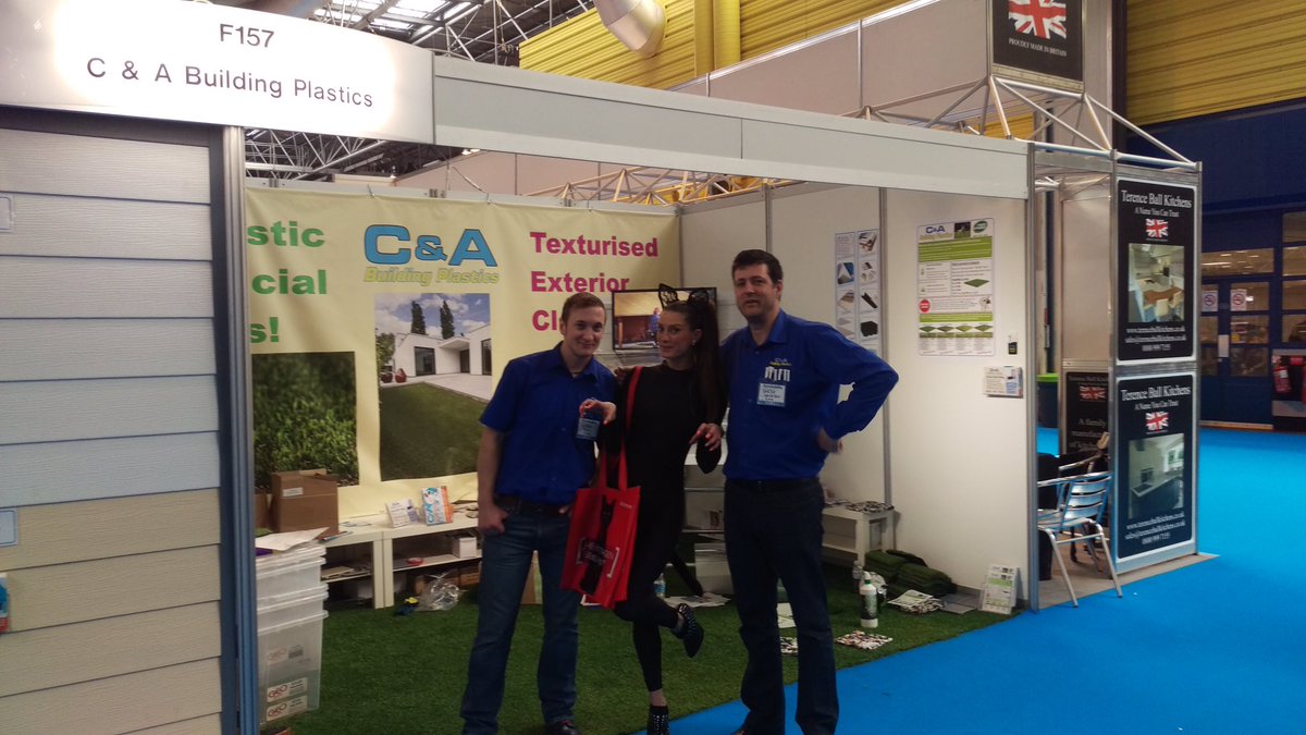 HotzooAgency's tweet photo. Stray cat makes friends with expo people! @CAPlastics @InternormUK #internormcat #internorm #hotzoo #wvent #expo #promomodel #NEC https://t.co/EqBpYYNoFc