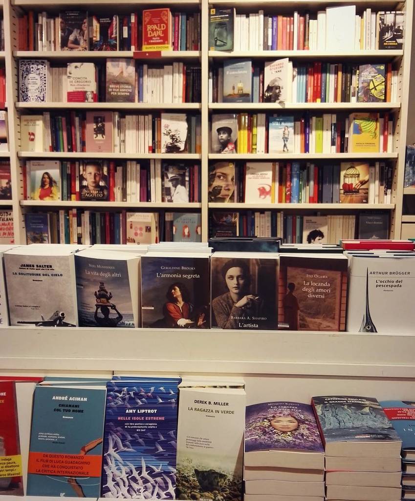Lasmau's tweet photo. C'è sempre un posto dove sentirsi a casa... #libreria
.
.
.
#ubikcomo #como #cosebelle #bo… https://t.co/aNZdaTwmvD https://t.co/TmillQ37dC