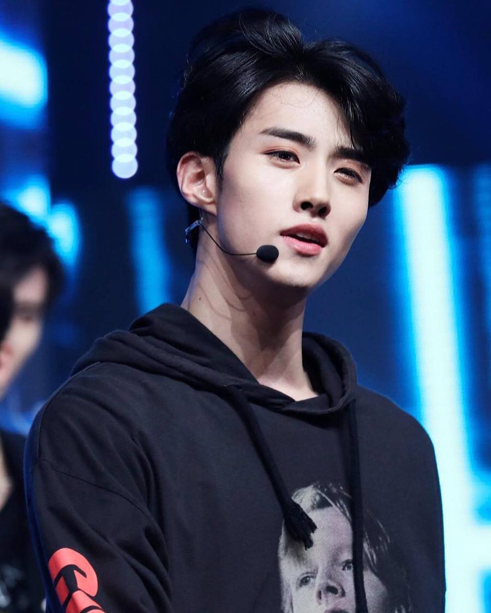 Дорама отель дель луна отель. Отель дель луна дорама 2019. Отель дель луна гу чан сон. Чан гу. Чан гу.