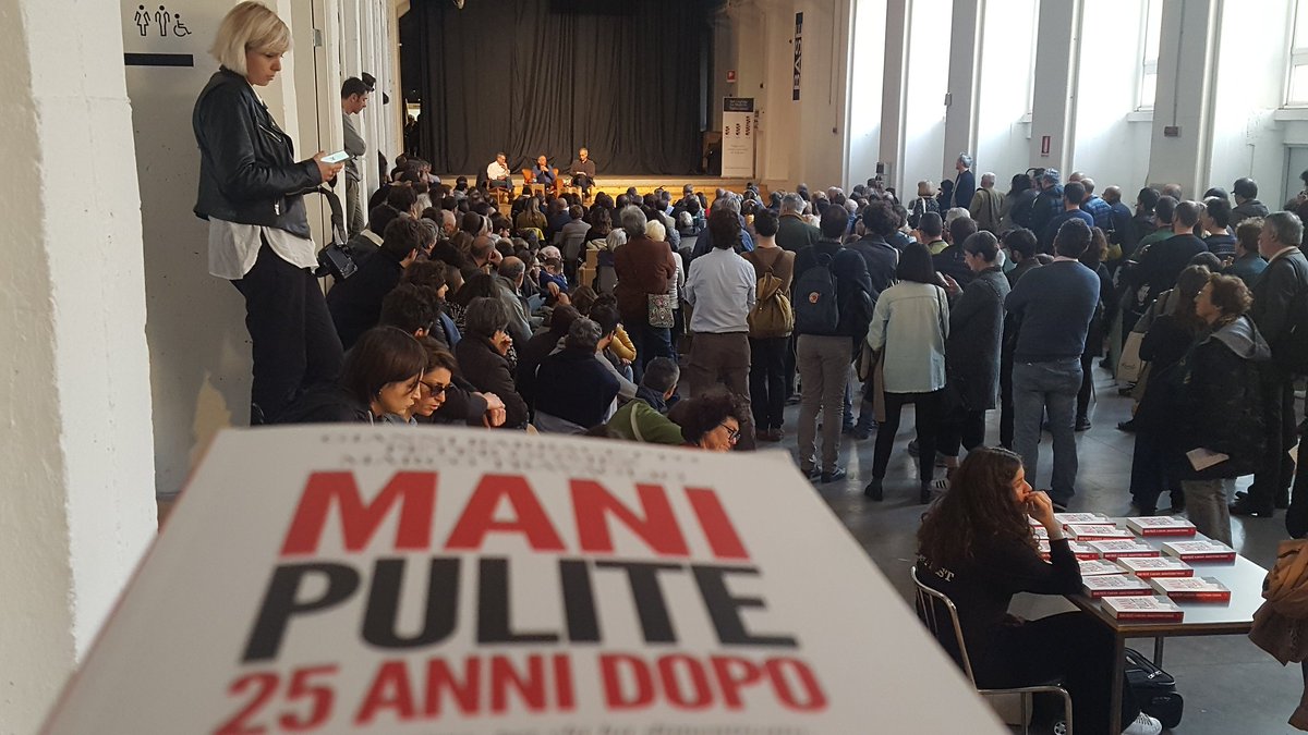 BiagioLongoRP's tweet photo. #BookPride2017 Tanta gente e tanta voglia di ricordare e di capire una storia ancora oggi non condivisa e univoca, come dice .@gbarbacetto https://t.co/v7rOSiyR7z