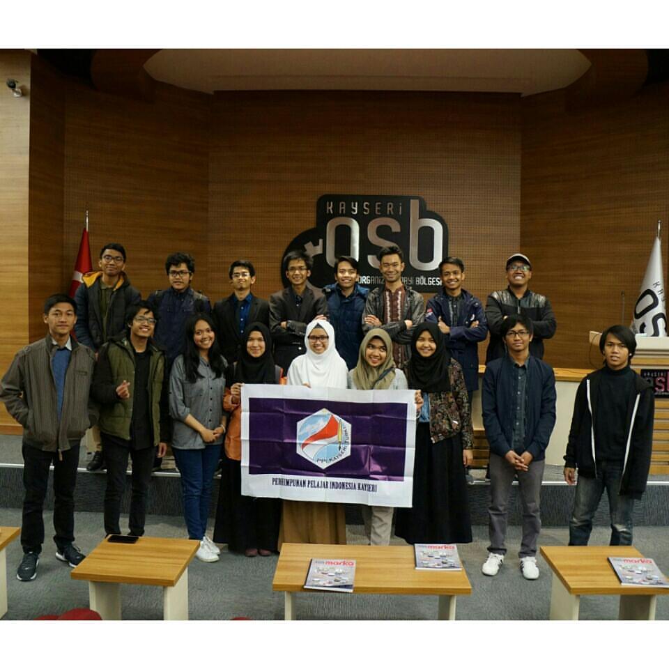 Terima kasih atas penggabdianya selama setahun ini. 😀 
Kalian luar biasa! 👍👍