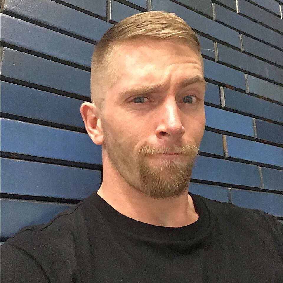 Goodluc83254829's tweet photo. From #INS b.froe-Post work exhaustion setting in.
#bartender #tips #makeymoney #instagay #scruff #gay #fitfam
#scottriley @scottrileyx
🤚 https://t.co/uivRFf2TyF
