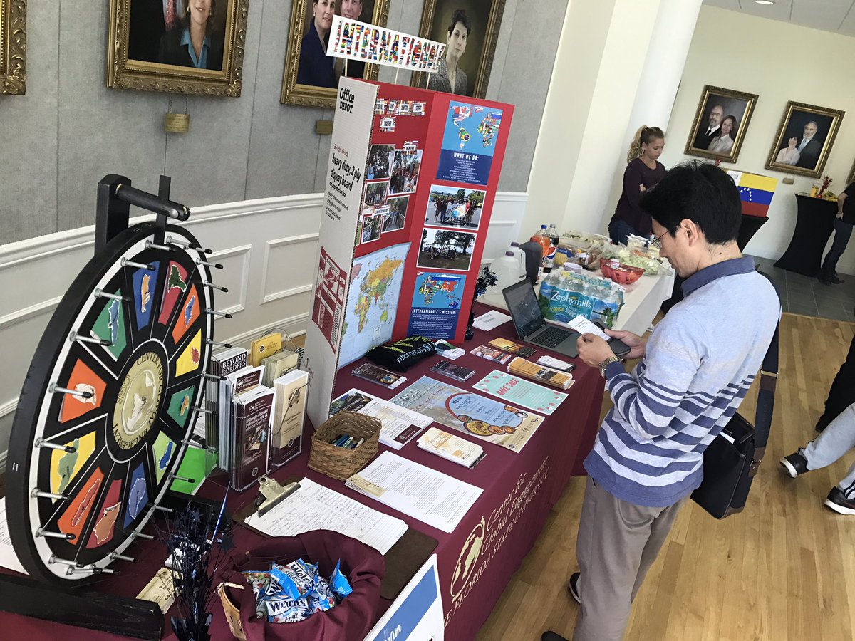 InternatioNole's tweet photo. Want to get all the info you need about iNole? Then the Global Issues Discussion is the place to be. And did you spot all that free food? https://t.co/t8pv2G33ml
