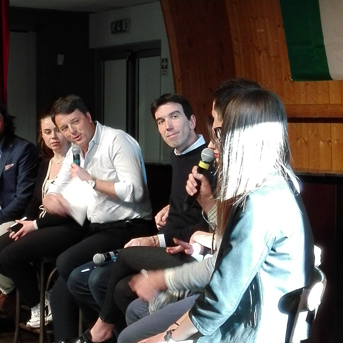 Quando <a href="/lukapg1977/">Luca Gatti</a> racconta della sua esperienza #Erasmus "qualcuno" ha in faccia un po' invidia <a href="/maumartina/">Maurizio Martina</a> <a href="/matteorenzi/">Matteo Renzi</a> <a href="/UmbriaInCammino/">In Cammino Umbria</a>