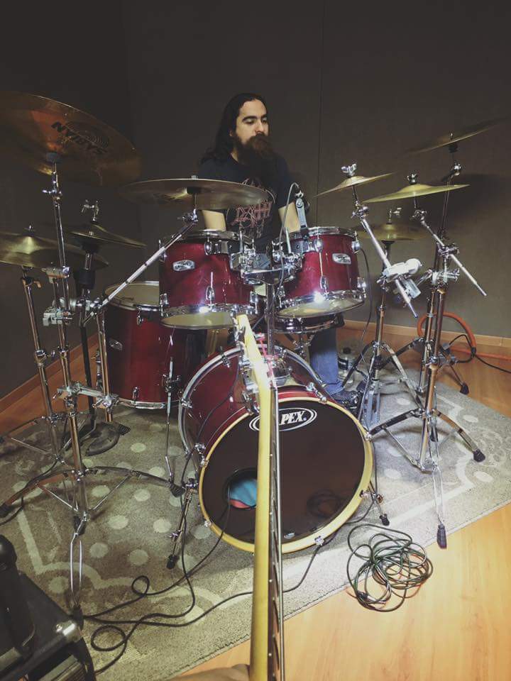SelfishSoulBand's tweet photo. @AlexisDeath antes de salir en vivo preparando medio set de su batería @MikeBassValdez @SergioTanave @stuperpeach #TeleBaja #SomosLosDeAqui https://t.co/6PPTKssyLx