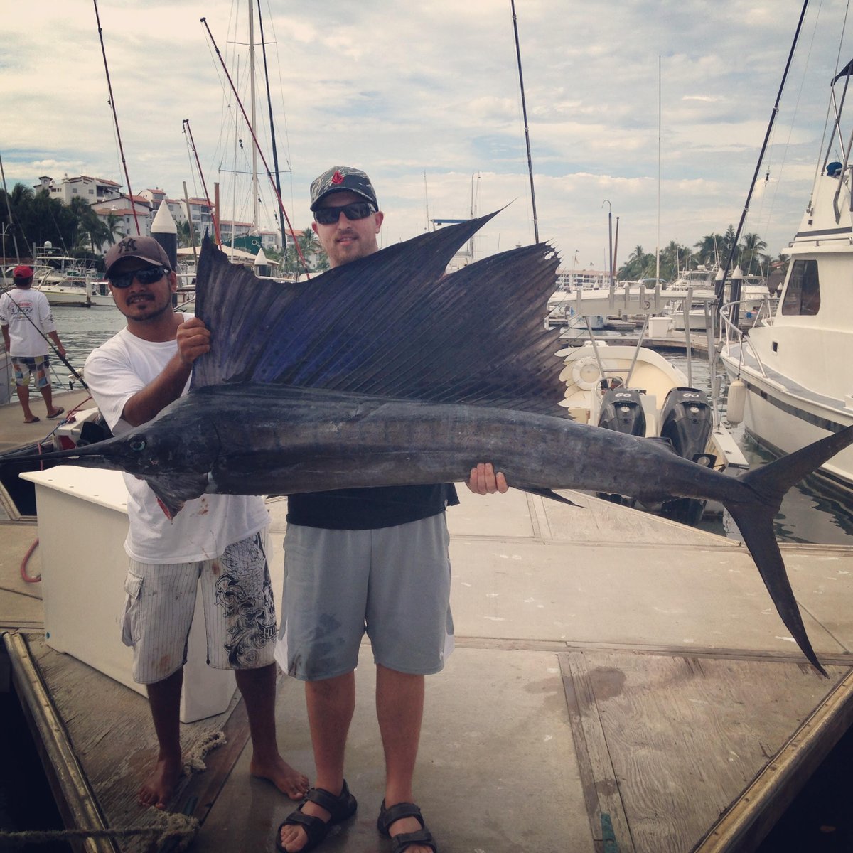 canadahuntstv's tweet image. Luke Oke with a nice Sailfish from a trip to Mexico! #canadahunts #wildtv #fishing #sailfish