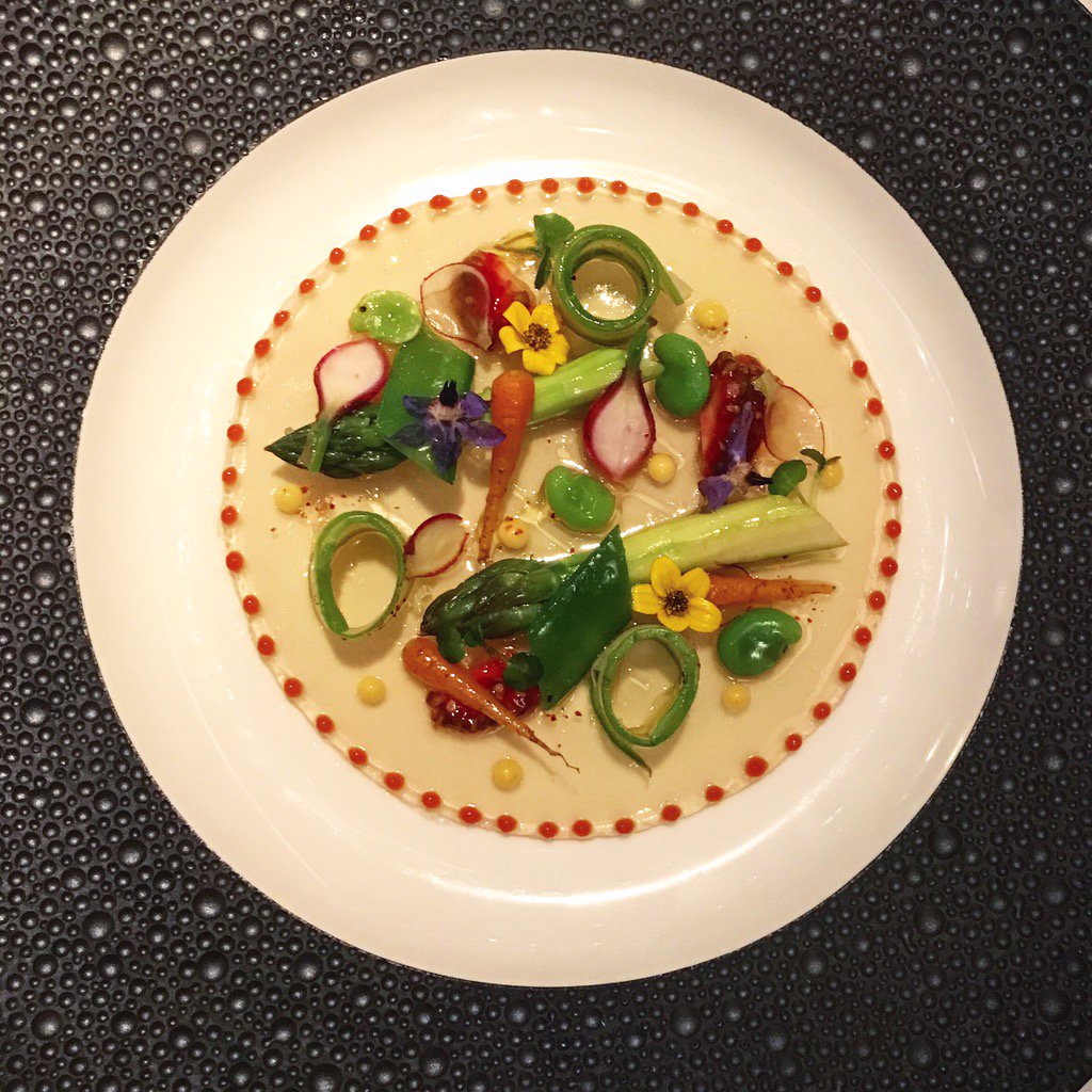 RobuchonLV's tweet photo. Turmeric gelée and seasonal vegetables by Chef De Lellis at Joël Robuchon Las Vegas #foodie #vegan @MGMGrand https://t.co/L6aXnGaCkm