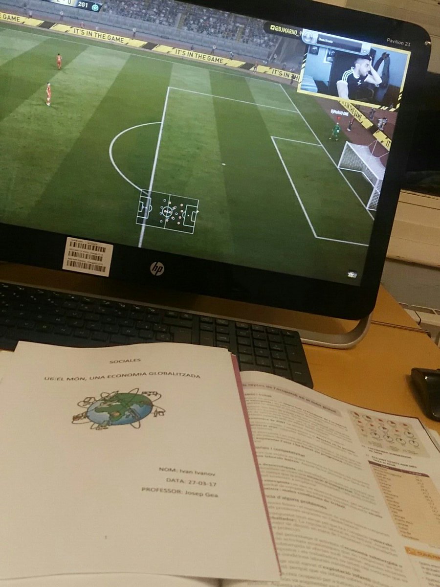 rakii01's tweet photo. Pues acabando el dossier para el examen de mañana... @DjMaRiiO_90 https://t.co/9wQ91Kxtjw