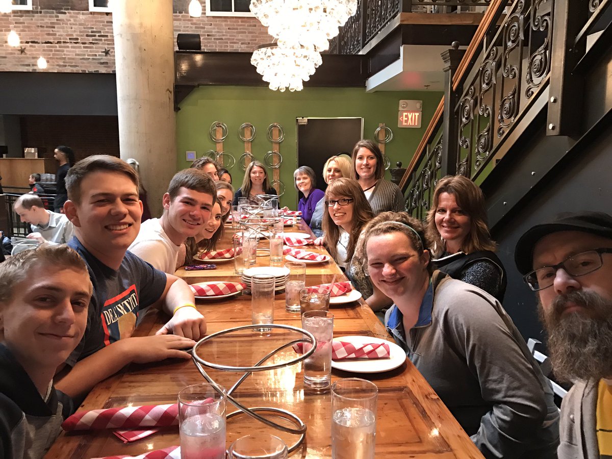 LiberatorsNOW's tweet photo. Lunch in D.C. #srtrip17 https://t.co/0VYEr5etiq