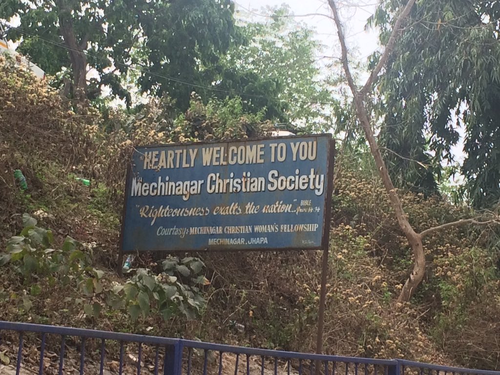 DarjOracle's tweet photo. Visited #Nepal border after 20yrs.. was shocked to b greeted by this board... #Sickularism has dug its roots in once HINDU kingdom #Tragic https://t.co/RG4FP6MGLV