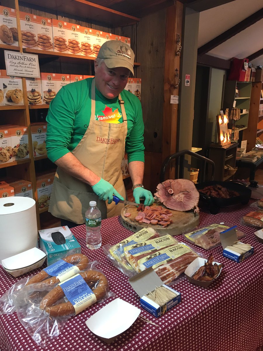 DakinFarm's tweet photo. Say hi to Sam, owner of @DakinFarm. #dakinfarm #mapleopenhouseweekend #vt https://t.co/ZPWgj7HSBP