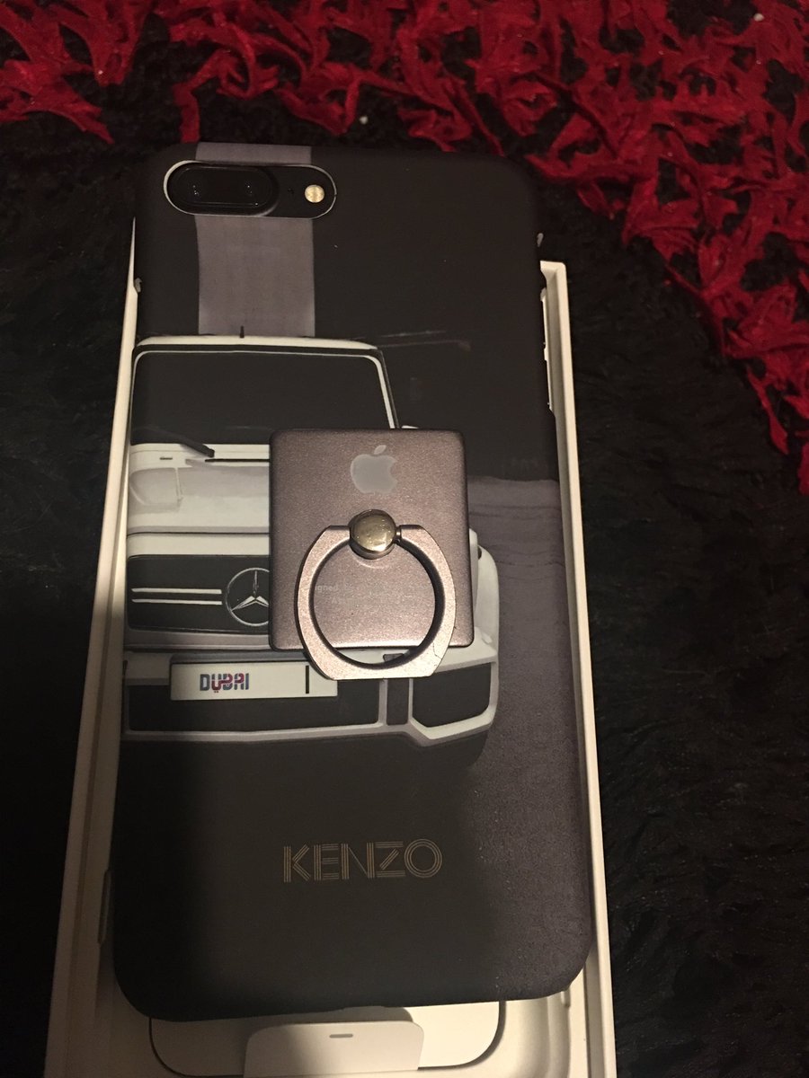 jassmoh's tweet photo. My new #iphone7pluse frome my best friend @dalales2013 https://t.co/qxRqD3hFdY
