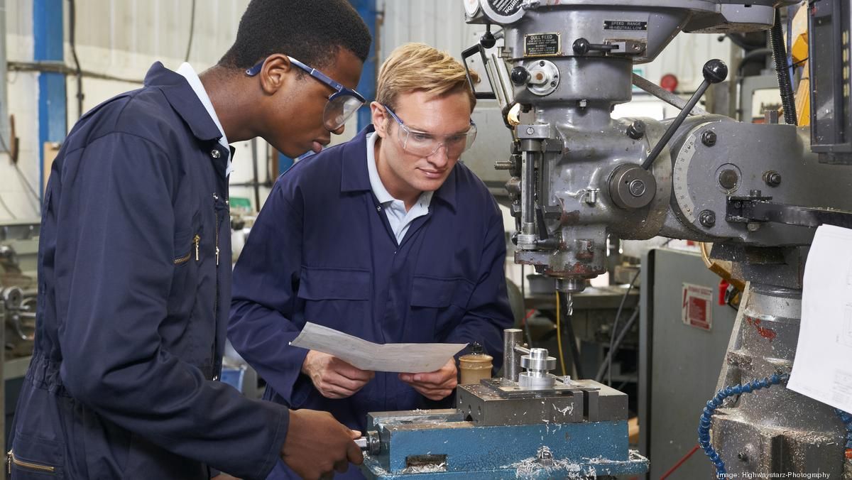 Cerasis's tweet photo. Attracting #millennials to #manufacturing careers https://t.co/bR9znudtNh https://t.co/XToXKBZdXZ