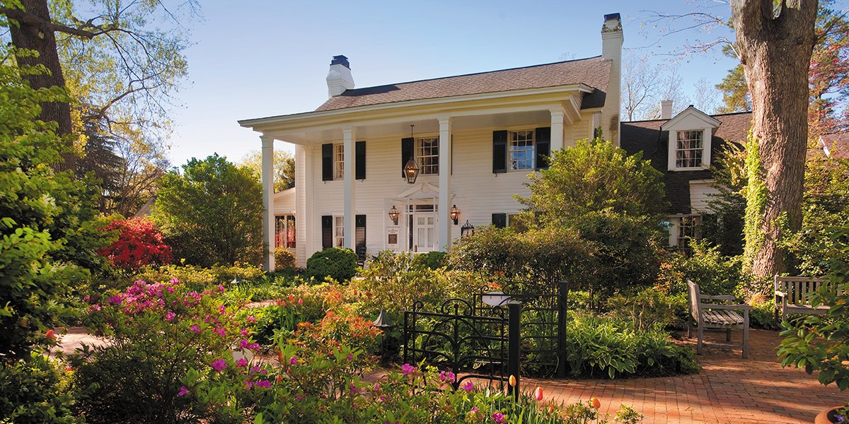 VisitNC's tweet photo. Do you dream of escaping to a quiet country village? Then look no further than the always charming @FearringtonNC: https://t.co/MJpgYjV57M https://t.co/9VgllNKTKB