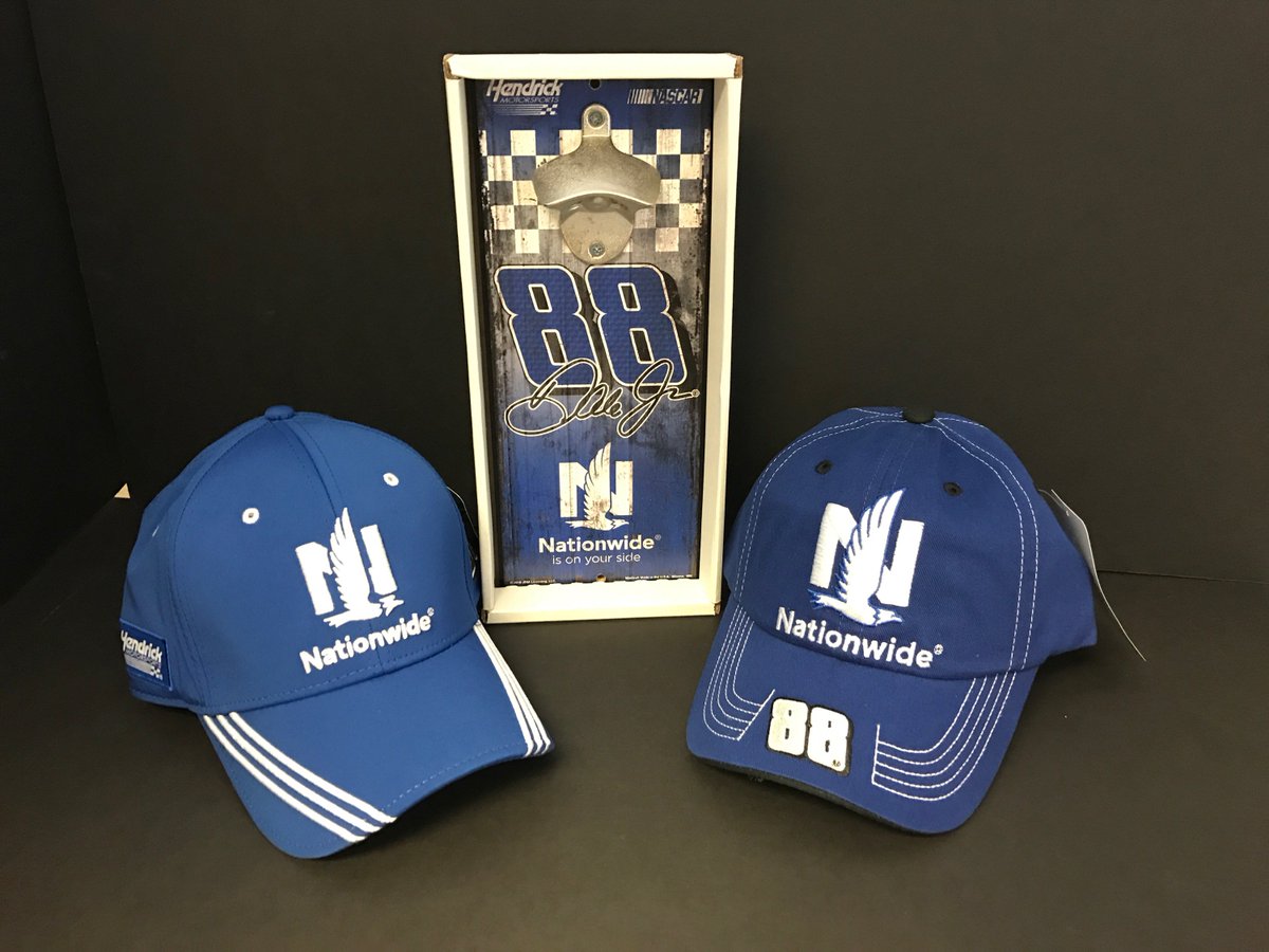 NW_Sports's tweet photo. Retweet by tomorrow at 11:00 AM EST for a chance to win a @DaleJr prize pack. #NW88JR https://t.co/KtI0CFUAtp