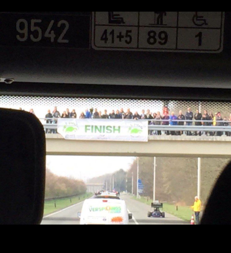 kevinvanhooft's tweet photo. Vanuit de bus @EParade2017 #EParade2017 @automotive_week @TUE_SmartMob @Verspilfabriek https://t.co/mTutLpP1LL