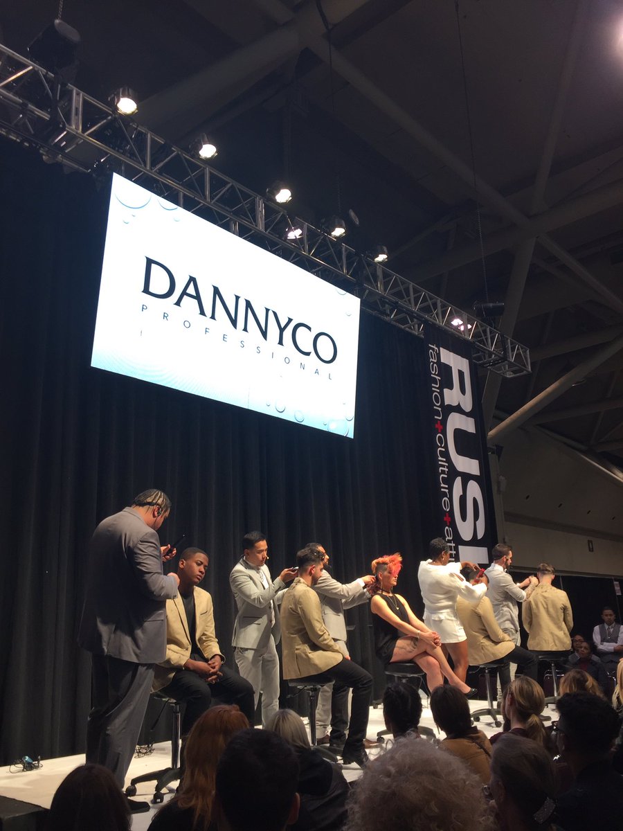 Salon_Magazine's tweet photo. 5 barbers, 5 styles, no one style done by no one stylist. It's all going down on the @ruskhaircare #TorontoABA stage @ABACanada #dannyco https://t.co/1gkrK1UOg0
