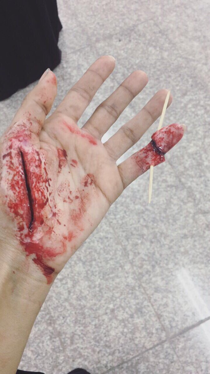 bsmt_rsam's tweet photo. #ورشة_المكياج_السينمائي من تنظيم جماعتنا 🌸
#جامعة_الشرقية https://t.co/Z5SdRUA3dF